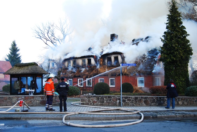 POL-WL: Brand Garlstorf - weitere Fotos