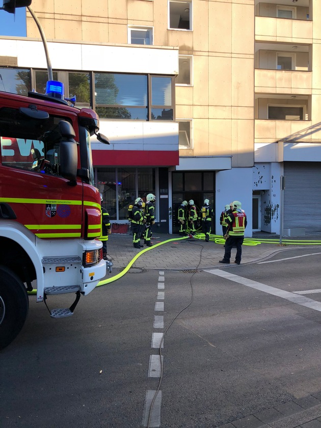 FW-GE: Menschenrettung nach Kellerbrand in Gelsenkirchen Horst