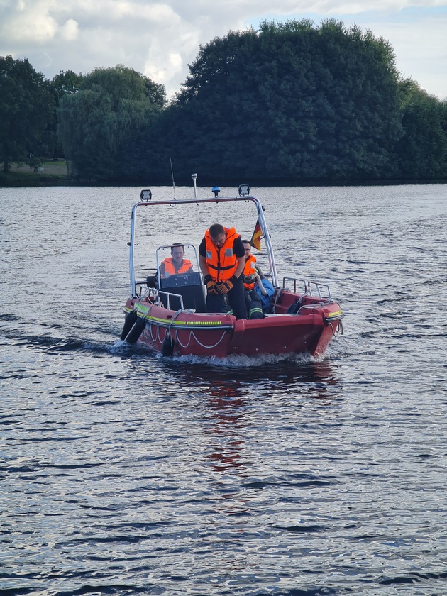 FW Bocholt: Schwan aus misslicher Lage am Aasee befreit