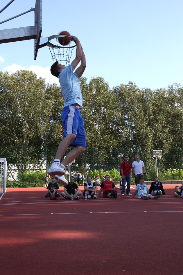 POL-SE: Elmshorn - Nachtrag/Fotos zu Streetball-Turnier in Elmshorn