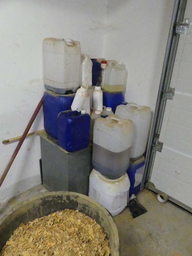 ZOLL-F: Illegale Fertigungsanlagen für Wasserpfeifentabak und Zigaretten stillgelegt