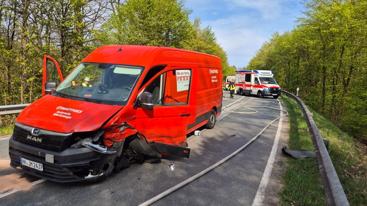 FW S&uuml;dheide: Schwerer Verkehrsunfall auf der Weyh&auml;user Stra&szlig;e bei Unterl&uuml;&szlig;