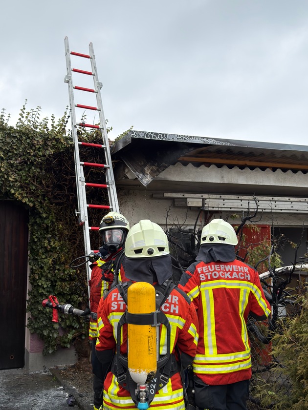 FW Stockach: Mülleimer-/Garagenbrand