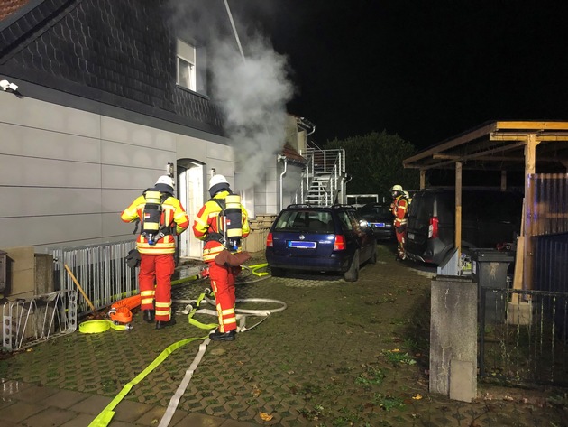 FW Minden: Zwei Verletzte nach Kellerbrand in Minden Todtenhausen