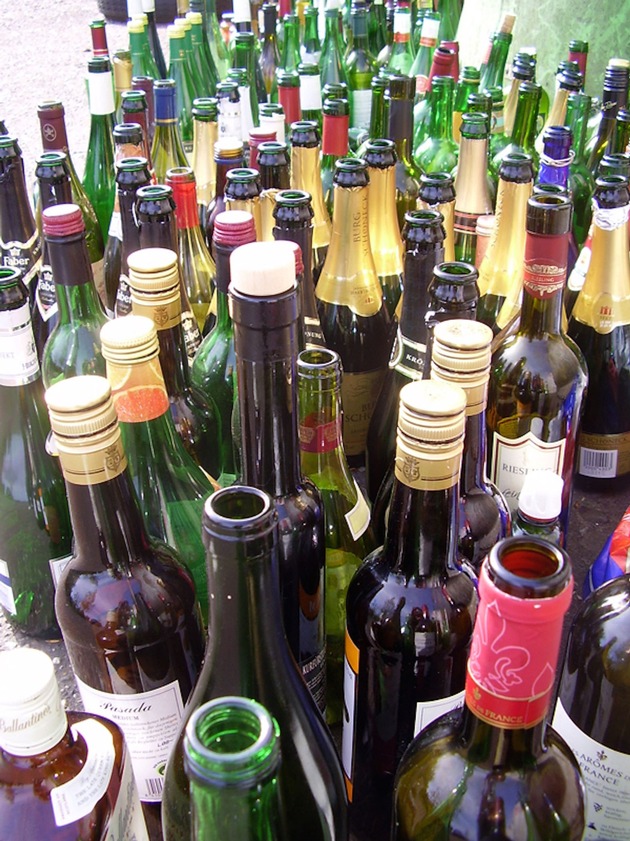 Vergiftung auf Raten / Wann wird das Genussmittel Alkohol zum Suchtmittel und tödlichen Gift? / Die Anonymen Alkoholiker als Weg zum Ausstieg