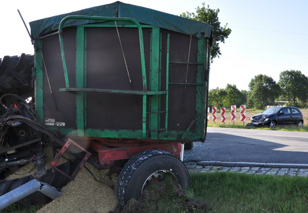 POL-WL: Mit Traktor über die Motorhaube ++ Seevetal/Hittfeld - Pkw geklaut ++ Wüstenhofen - Jeder zwanzigste Wagen zu schnell ++ Und weitere Meldungen