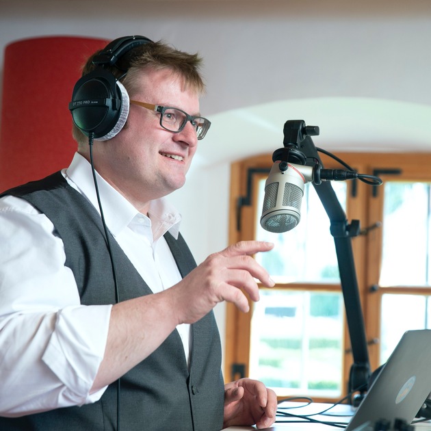Apotheken Umschau Pro: Neues werktägliches B2B-Podcastformat &quot;Ne Dosis Wissen&quot; für Health Professionals