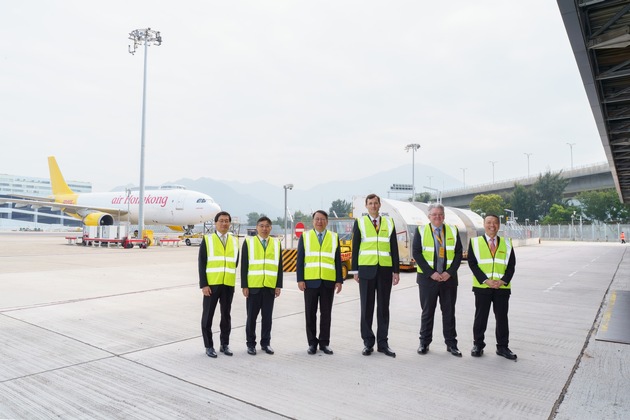 PM: DHL Express eröffnet neues, erweitertes globales Drehkreuz in Hongkong und positioniert sich damit für die Erholung des Welthandels / PR: DHL Express opens newly expanded global hub in Hong Kong, firmly positions itself for global trade recovery