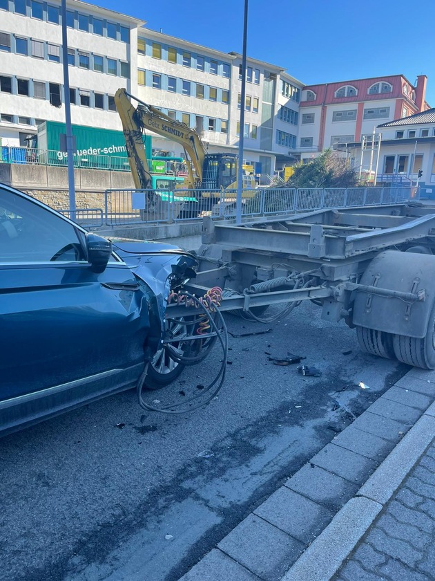 POL-MK: Glück im Unglück bei Verkehrsunfall mit Sachschaden
