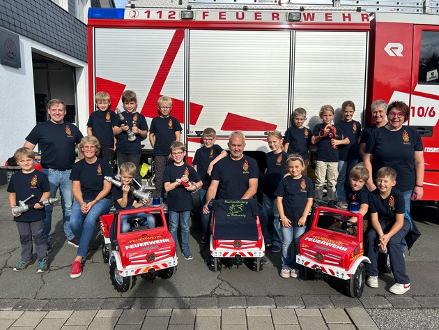 FW-OE: Kinderfeuerwehr erhält neues Outfit
