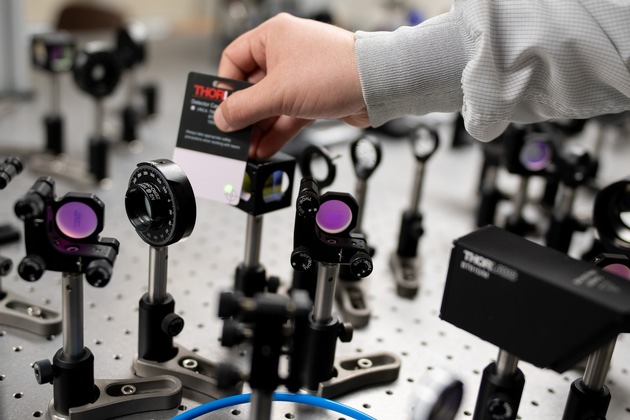 Nanopartikel effizienter per Laser erzeugen