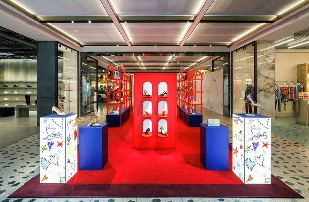 Magazine zum Globus AG: Die Schuhe mit der ikonischen roten Sohle neu im Christian Louboutin Pop-Up Store bei Globus Zürich Bahnhofstrasse