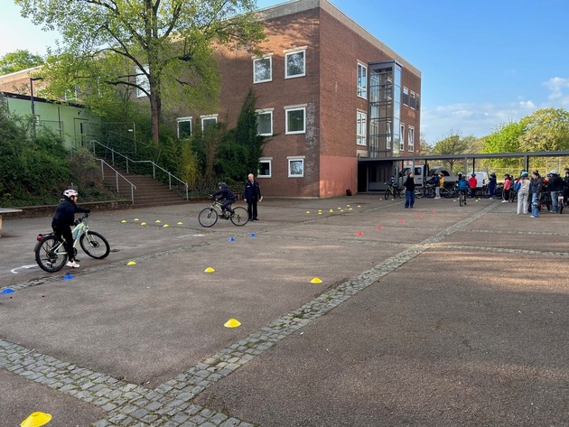 POL-PPTR: Fahrradfahren aber sicher: F&uuml;nftkl&auml;ssler nahmen an Projekttag teil