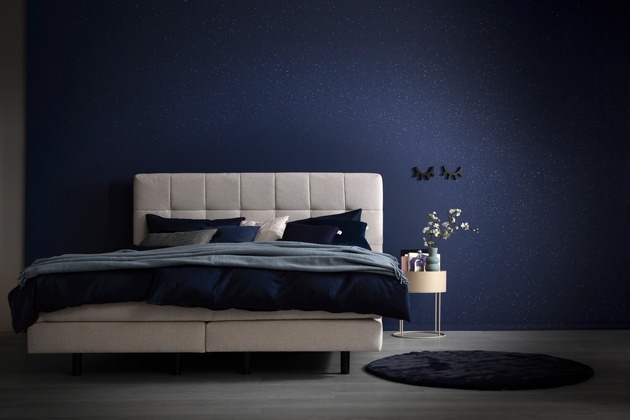 Pressemitteilung | Strahlender Auftritt: Wandfarben mit Glitzerpartikeln