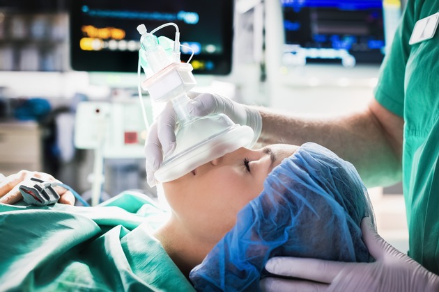 Aktivkohle f&uuml;r den Klimaschutz: Helios reduziert Emissionen aus Narkosegasen