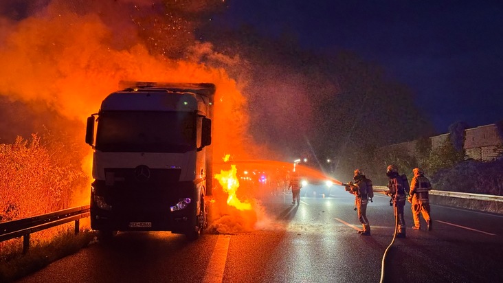FW Helmstedt: LKW Brand auf der A2