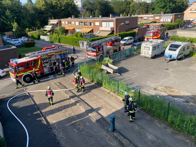 FW-DO: Dortmund Schüren Pkw brennt in einer Tiefgarage