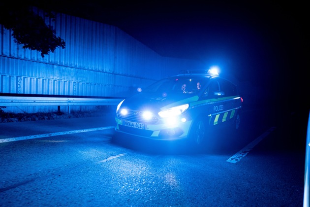POL-ME: Polizei stellt 15-jährigen Autofahrer nach Verfolgungsfahrt - Langenfeld - 2310011