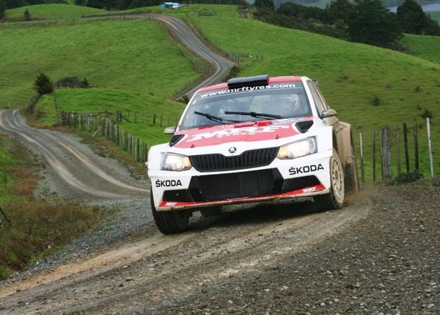 Doppelsieg für MRF SKODA: Gaurav Gill gewinnt vor Ole Christian Veiby die APRC Rallye Whangarei (FOTO)