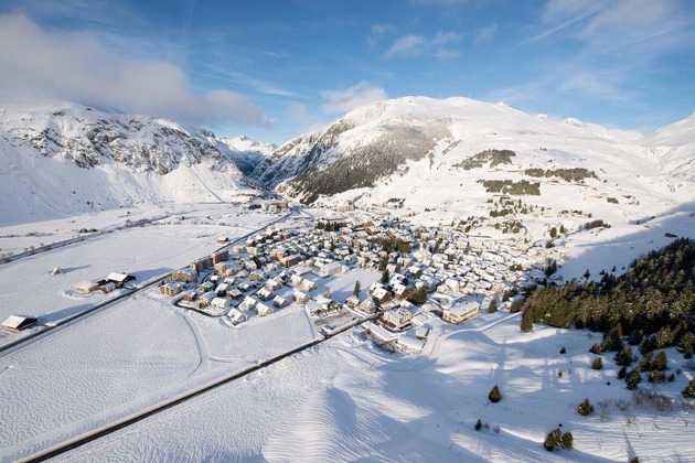 Medienmitteilung - Skifahren zum halben Preis zwischen Andermatt und Disentis