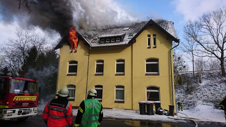 POL-HM: Wohnhausbrand an der Bundesstraße 442