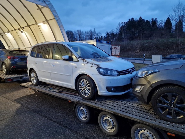 HZA-UL: Schrottauto ist Abfall/Zöllner schicken PKW mit Totalschaden zurück in die Schweiz