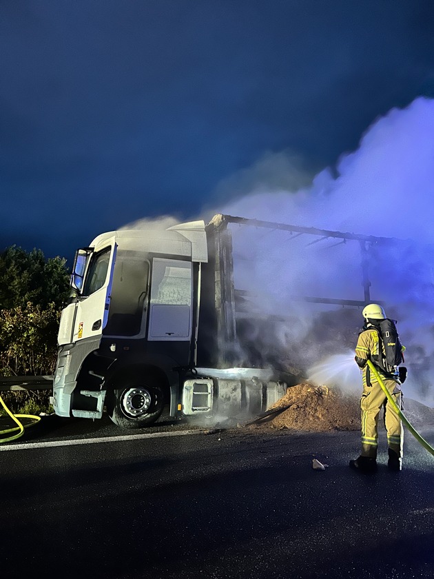 FW Helmstedt: LKW Brand auf der A2