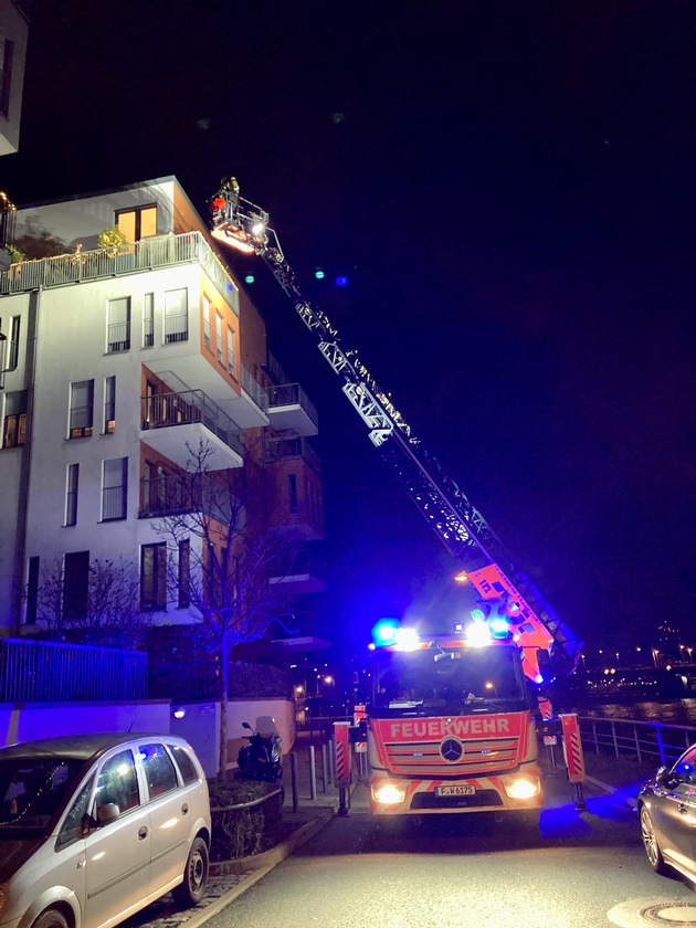 FW-F: Silvesterbilanz der Feuerwehr Frankfurt am Main