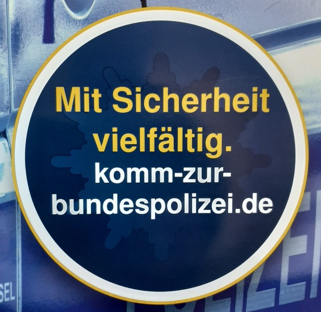 BPOL-BadBentheim: BPOL NRW: Nicht immer einfach, aber immer wichtig! - Die Einstellungsberater der Bundespolizei in Münster sagen Herzlich Willkommen!