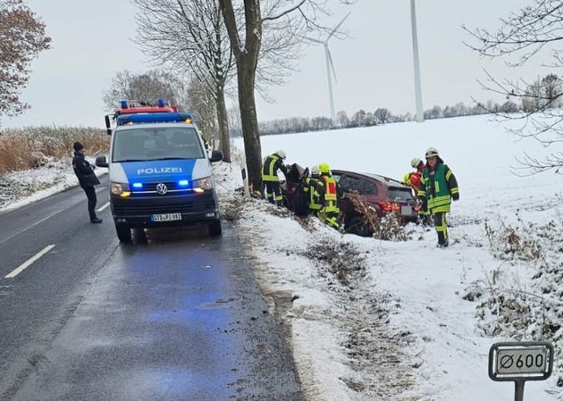 POL-STD: Autofahrerin bei Unfall zwischen Apensen und Ruschwedel schwer verletzt