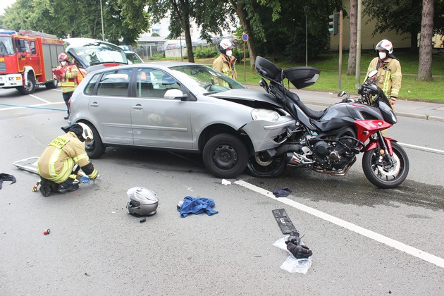 POL-ME: Motorradfahrer bei Verkehrsunfall schwer verletzt - Wülfrath - 2107057