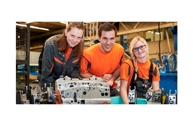 Roboter, Blinker &amp; Co.: Ausbildungsabteilung der Ford-Werke Saarlouis öffnet ihre Tore für Besucher