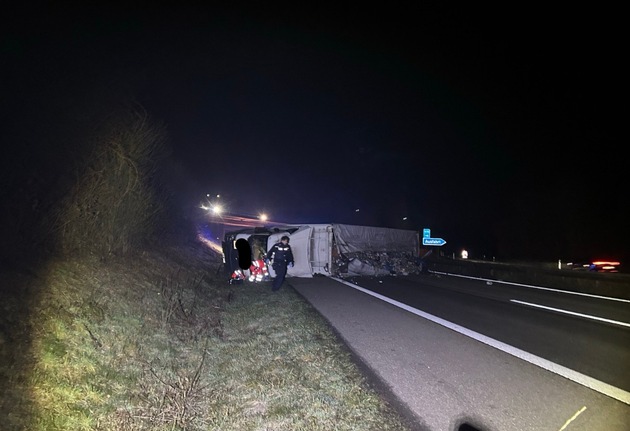POL-PDLD: A65/AS LD-Nord - LKW-Unfall mit Vollsperrung der A65 (Nachtrag zu POL-PDLD: LKW-Unfall mit Vollsperrung der A65 | Presseportal