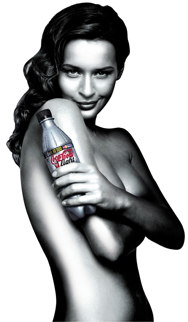 Coca-Cola light im silbernen Kleid: Startschuss zur Coca-Cola light
Silver Bottle Promotion