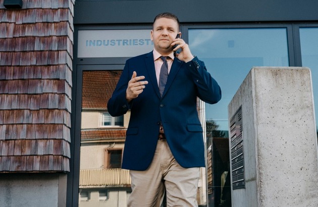 Datenraum statt Aktenordner: Fabian Zamzau von der Otter Consult GmbH verrät, warum die Digitalisierung den Unternehmensverkauf erleichtert