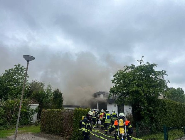 POL-STD: Polizei Drochtersen sucht Eigent&uuml;mer von E-Bike, Wohnhausbrand in Estebr&uuml;gge