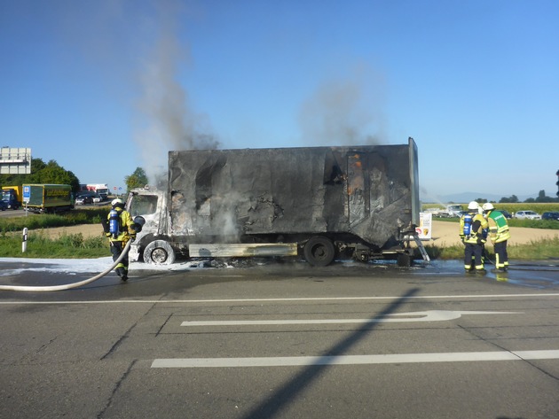 POL-FR: Bad Krozingen - Lkw brennt völlig aus - Fahrer leicht verletzt