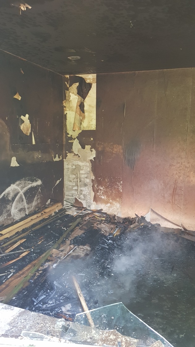 FW-OB: Feuer in ehemaliger Hauptschule