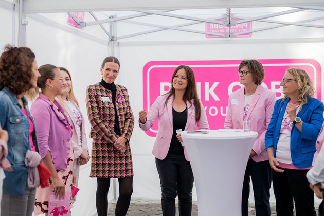 PINK CUBE heute in Luzern: Brustkrebsvorsorge auf dem Mühlenplatz