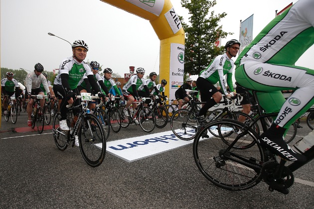 SKODA erneut Partner des Radrennklassikers &#039;Rund um den Finanzplatz Eschborn-Frankfurt&#039; (FOTO)