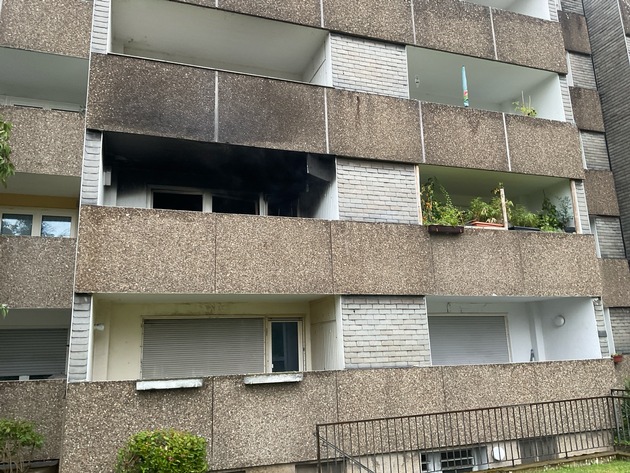 FW-MH: Wohnungsbrand in Mülheim: Eine Person schwer verletzt - erfolgreiche Rettung durch Brandwohnung