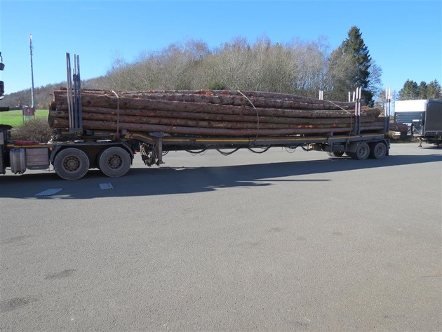 POL-PPTR: Mangelhafte Reifen und wieder 2 x deutlich überladene Holztransporter