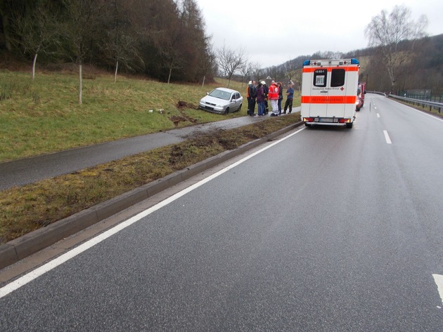 POL-PPWP: Aus der Kurve geflogen