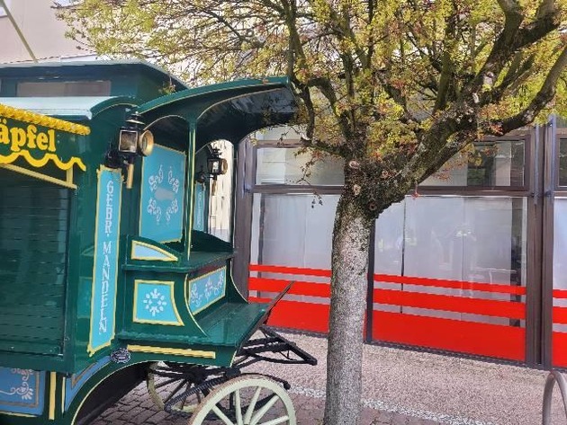POL-STD: Unbekannter Autofahrer touchiert Verkaufswagen in Stader Innenstadt - Polizei sucht Zeugen, Erneuter Kupferdiebstahl in Jork, Unbekannte "entsorgen" Bauschutt auf Feldweg in Kranenburg