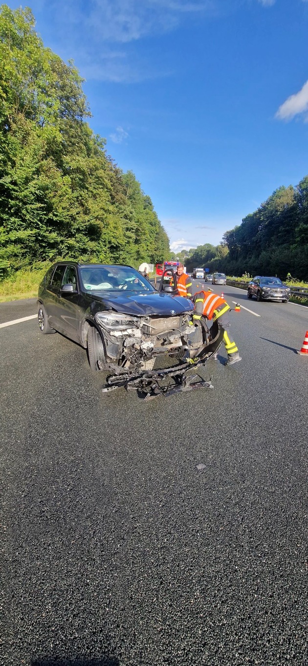 FW-MK: Zwei Verkehrsunfälle im Stadtgebiet beschäftigen Berufs- und Freiwillige Feuerwehr