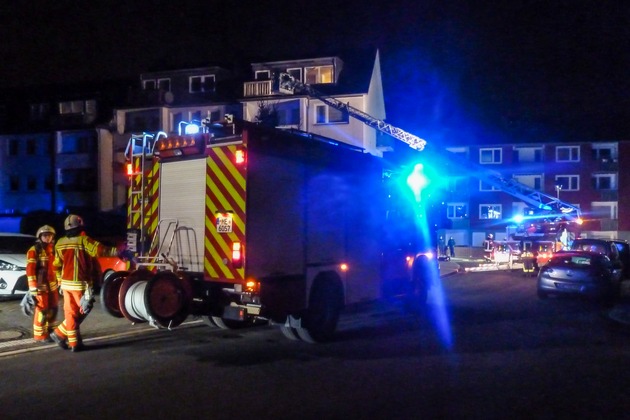 FW-Heiligenhaus: Zwei Verletzte nach Feuer in Mehrfamilienhaus (Meldung 8/2018)