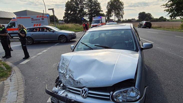 FW Südheide: Verkehrsunfall mit drei beteiligten Fahrzeugen