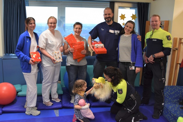 POL-MS: 40 Jahre Weihnachtsspendenaktion - Angeh&ouml;rige der Polizei M&uuml;nster spenden mehr als 4000 Euro f&uuml;r die Kinderneurologie des UKM