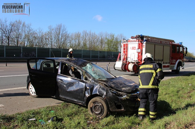 FW-MK: Spektakulärer Verkehrsunfall auf der Autobahn 46