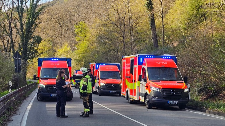 FW K&ouml;nigswinter: Vier Verletzte bei Verkehrsunfall auf L331 im Siebengebirge